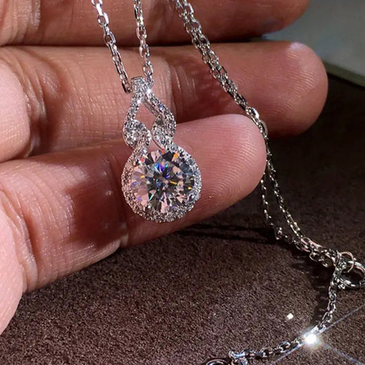 Elegant Silvery Tone Alloy Gourd Pendant Necklace With Classic Four Claw Design For Women