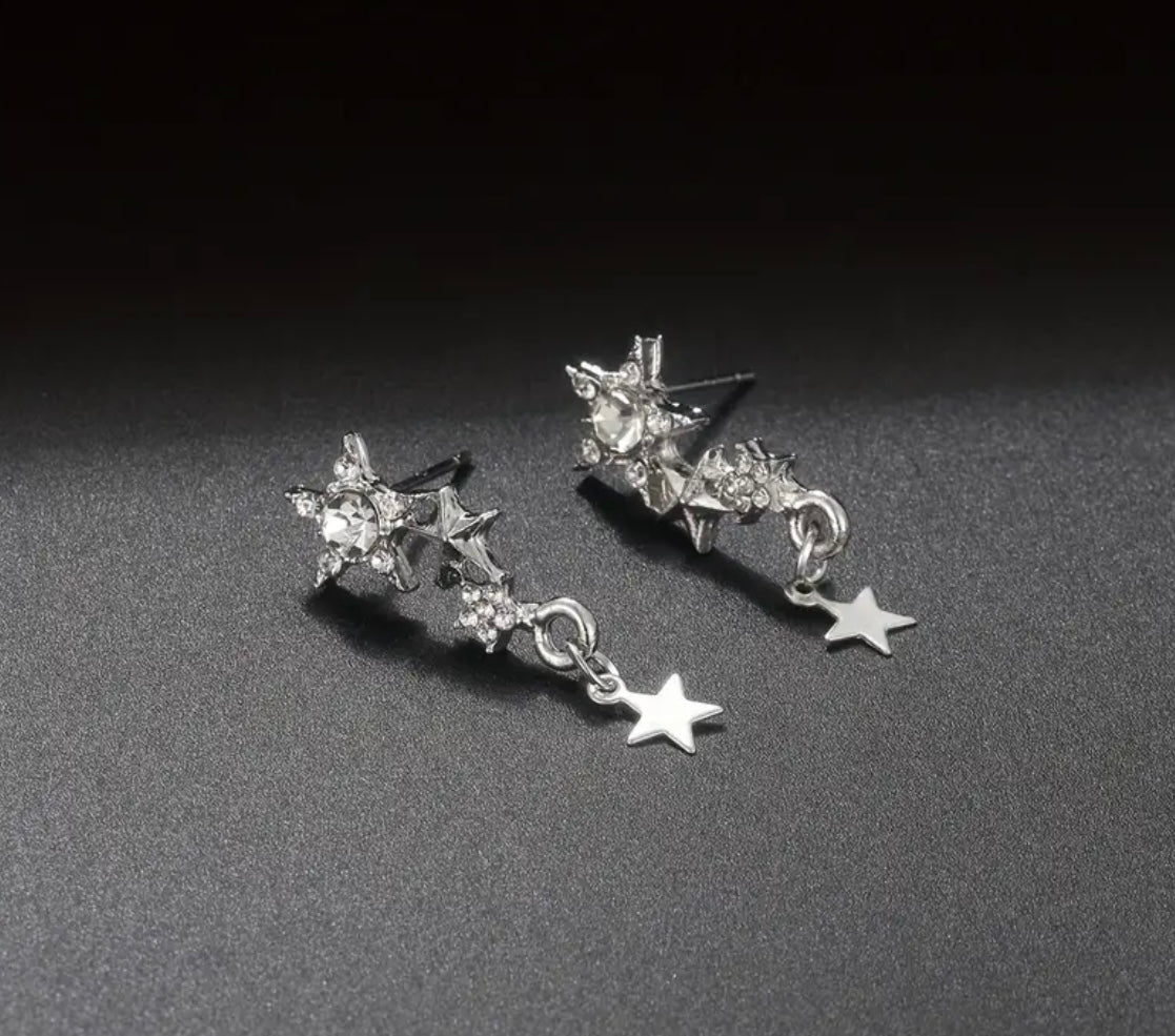 Pretty Star Custom Designed Earrings Zinc Alloy Fashion Jewelry With Shiny Rhinestones