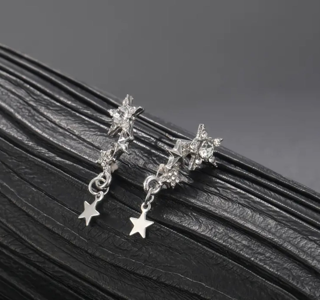 Pretty Star Custom Designed Earrings Zinc Alloy Fashion Jewelry With Shiny Rhinestones