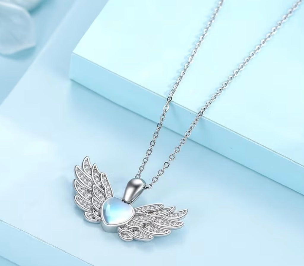 Angel Wings Pendant Necklace: A must-have piece of everyday fashion jewelry.