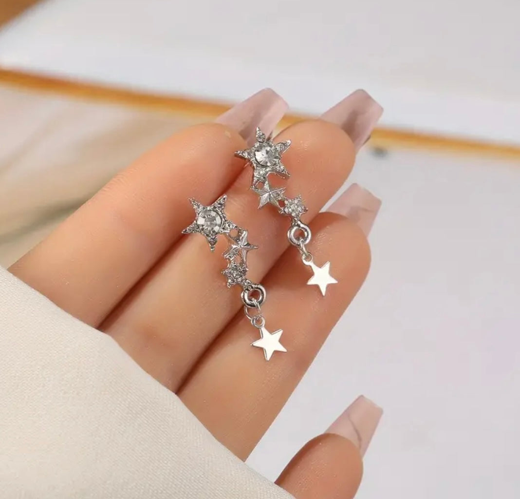 Pretty Star Custom Designed Earrings Zinc Alloy Fashion Jewelry With Shiny Rhinestones