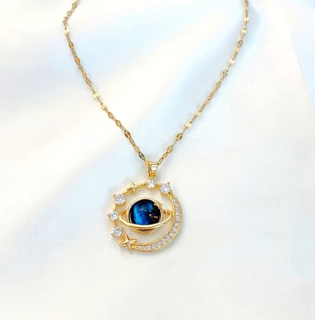 High-quality jewelry with an upgraded temperament, perfect for adding a touch of elegance to any outfit. This premium decorative necklace and pendant are sure to make a statement.