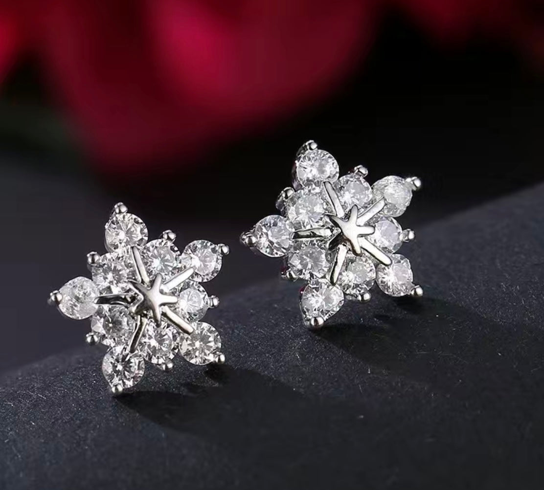 Sparkling Rhinestone Snowflake Stud Earrings unisex