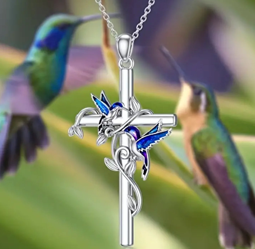 Gorgeous Humming Bird Necklace Perfect Gift for Special Occasions Elegant and Memorable