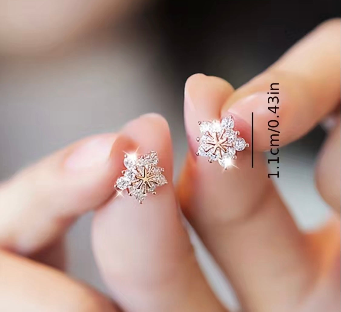 Sparkling Rhinestone Snowflake Stud Earrings unisex