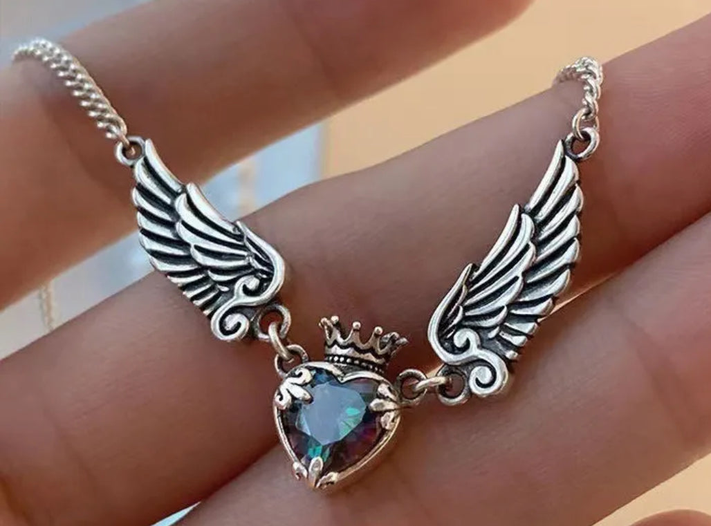 Vintage Distressed Aurora Love Crown Angel Demon Wings Pendant Necklace Female Light Luxury