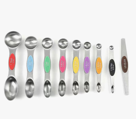 Magnetic teaspoon set